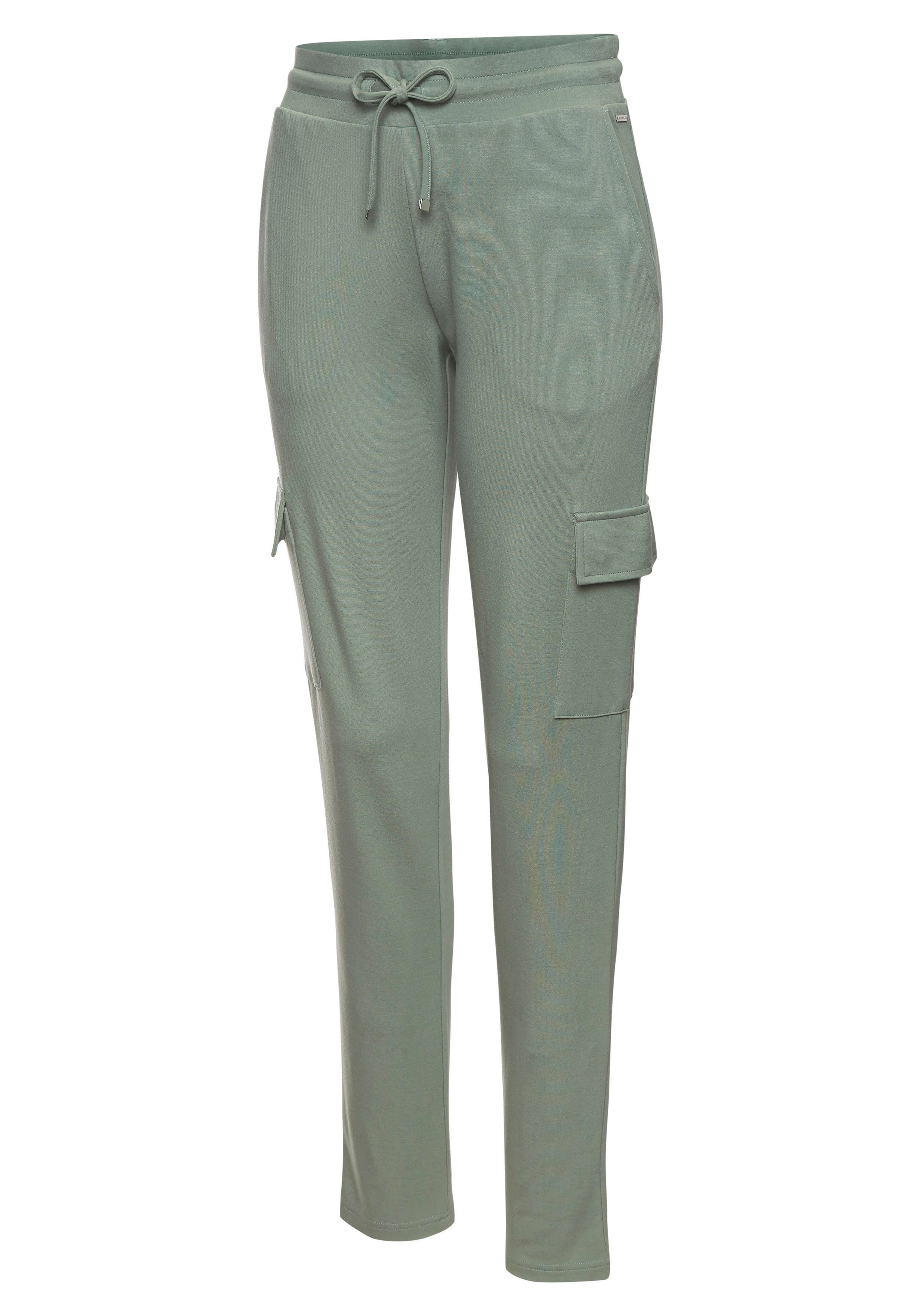 Lascana Cargobroek in zacht vloeiend materiaal, loungewear