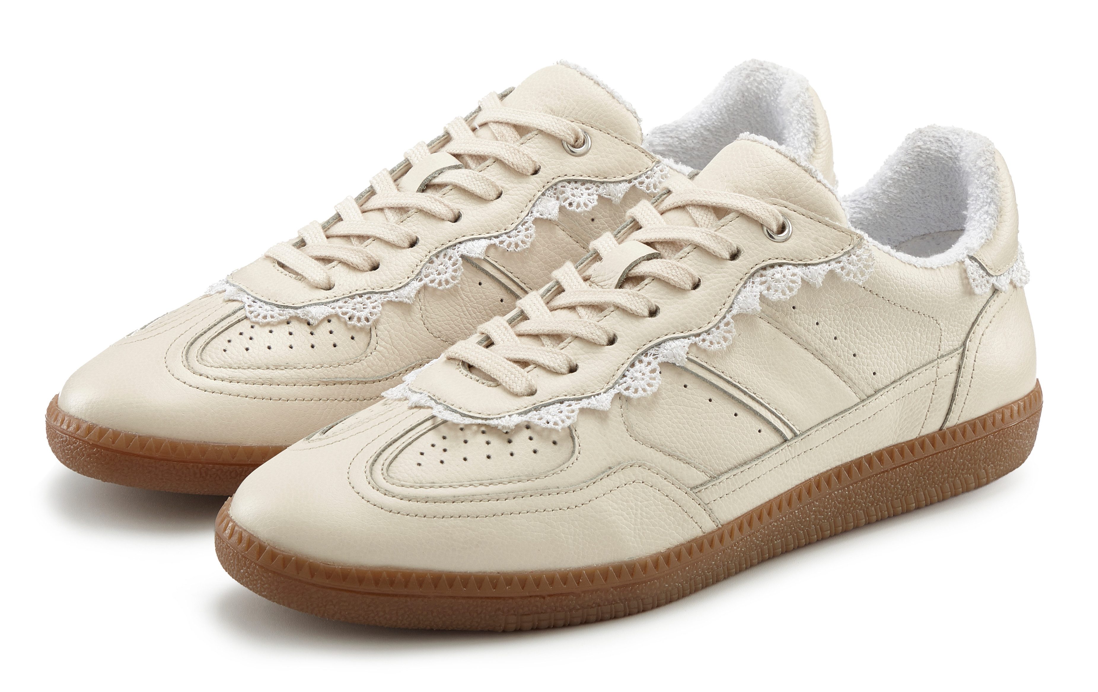 Lascana Sneakers Vrijetijdsschoen, lage schoen van leer met spitse details