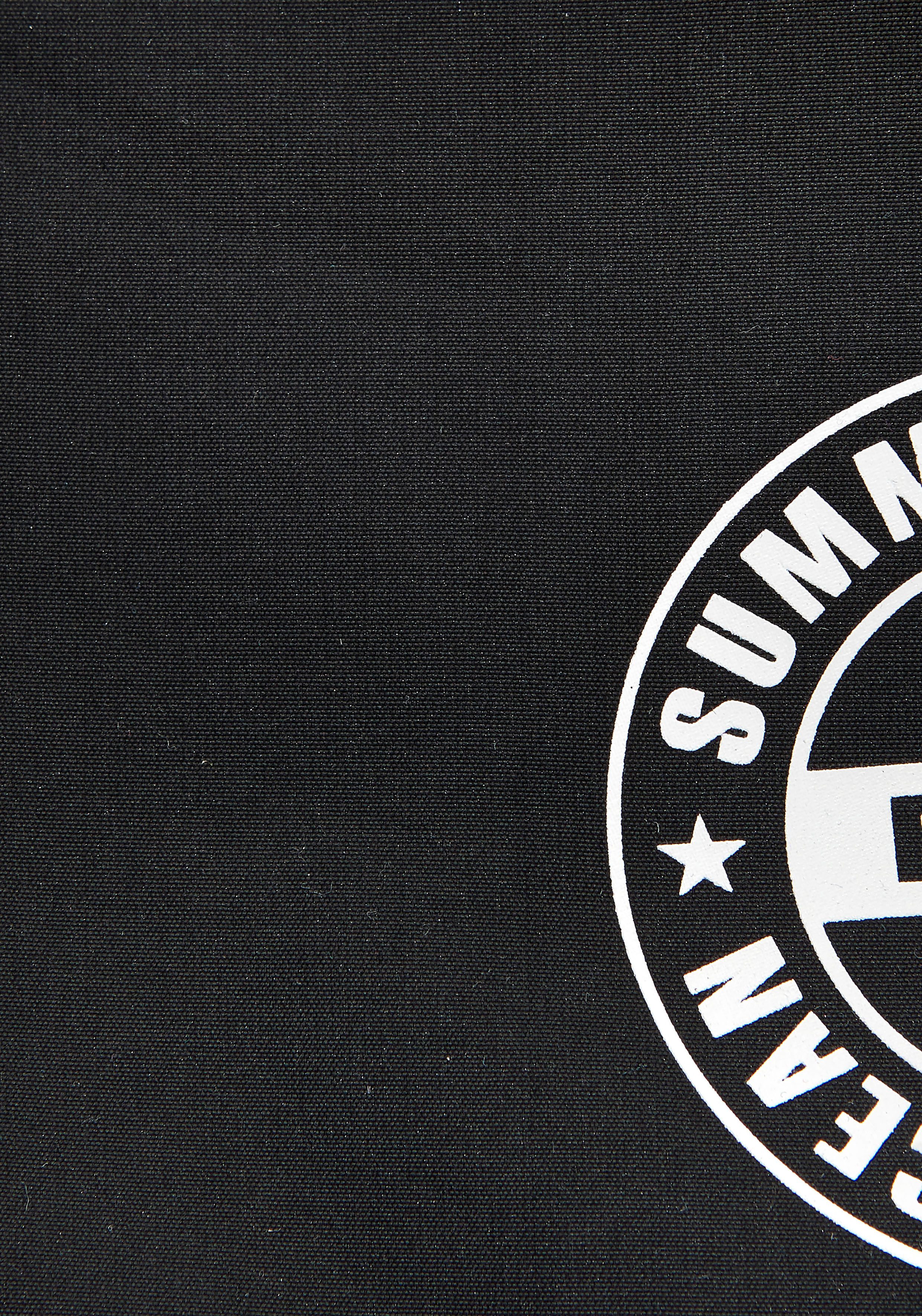 Bench. Zwembroek met modern logo-band