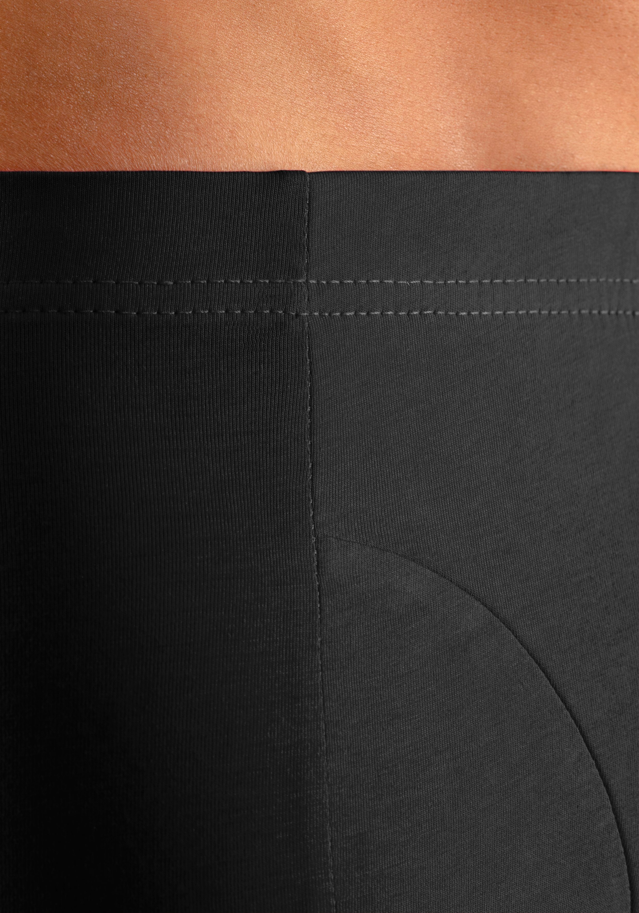 Bench. Boxershort voor heren met kleine logoprint op de pijp (blik, 4 stuks)