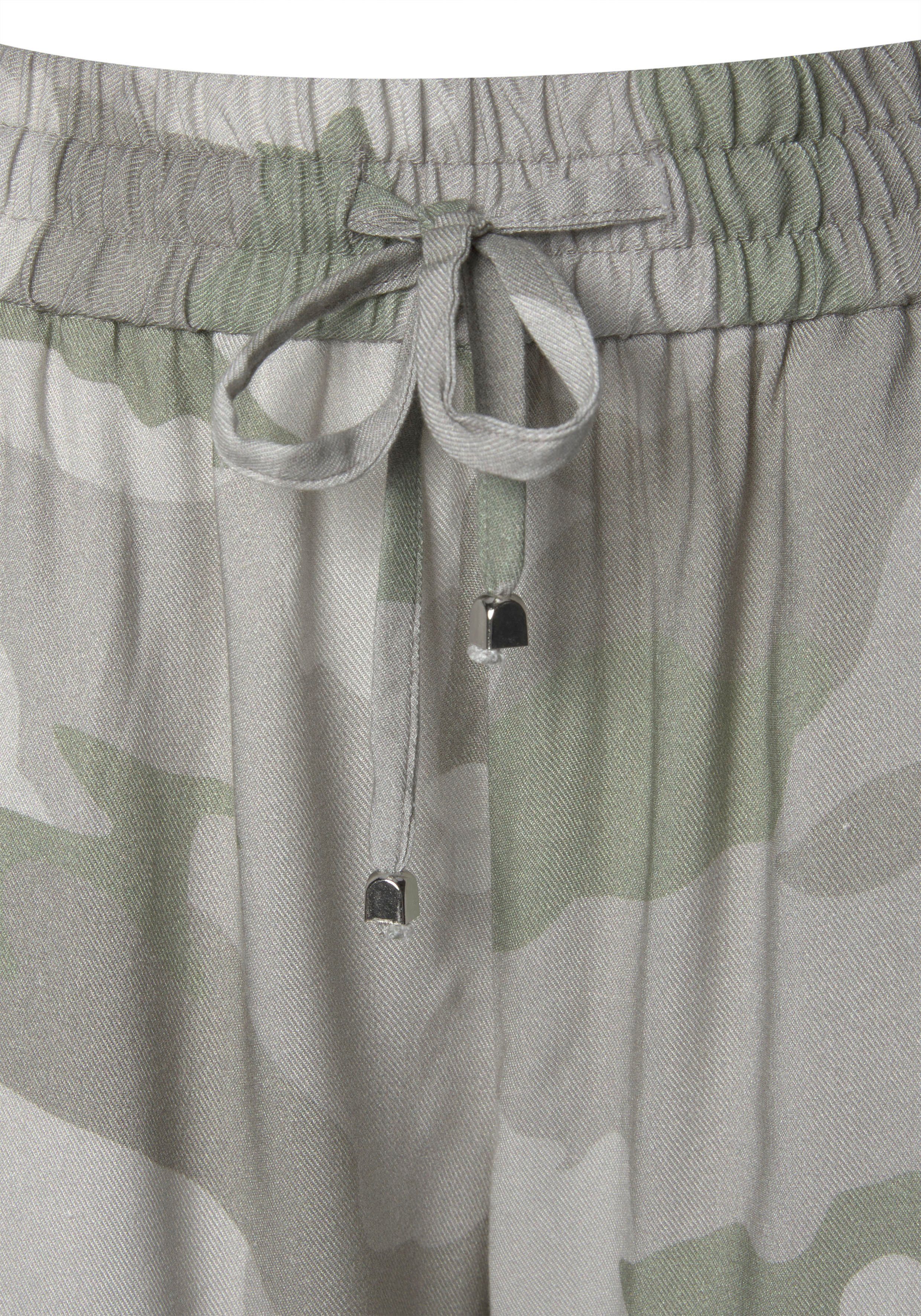 Lascana Joggingbroek in camouflage-look