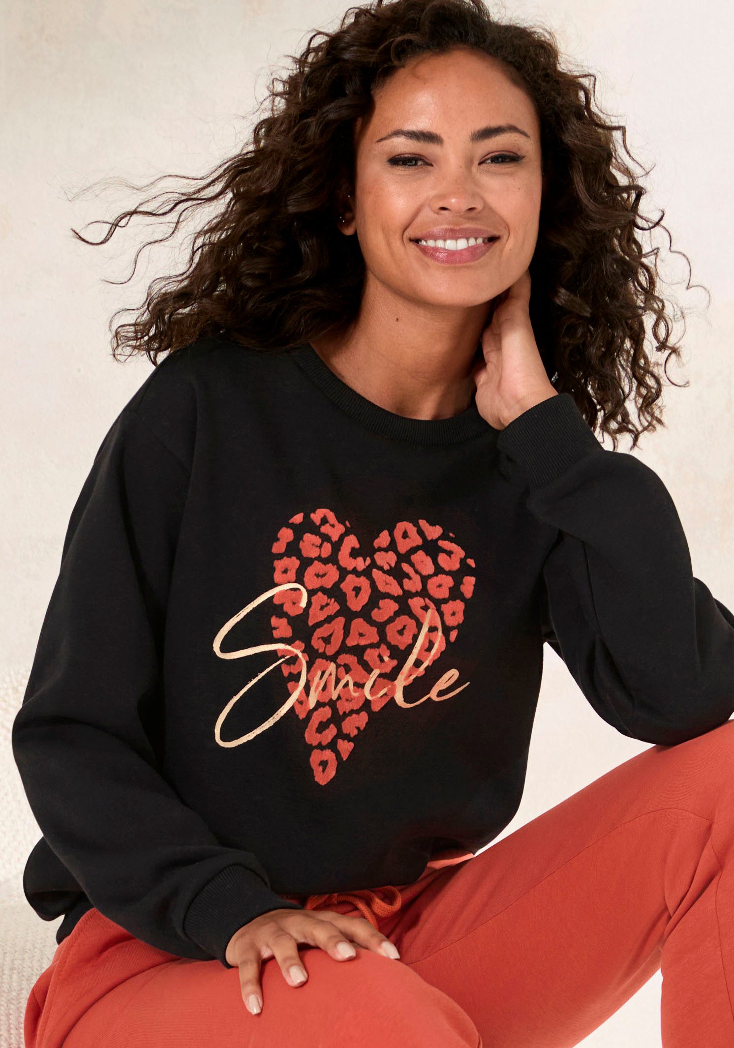 Lascana Sweatshirt Lounge shirt met hart-leo-print, loungewear