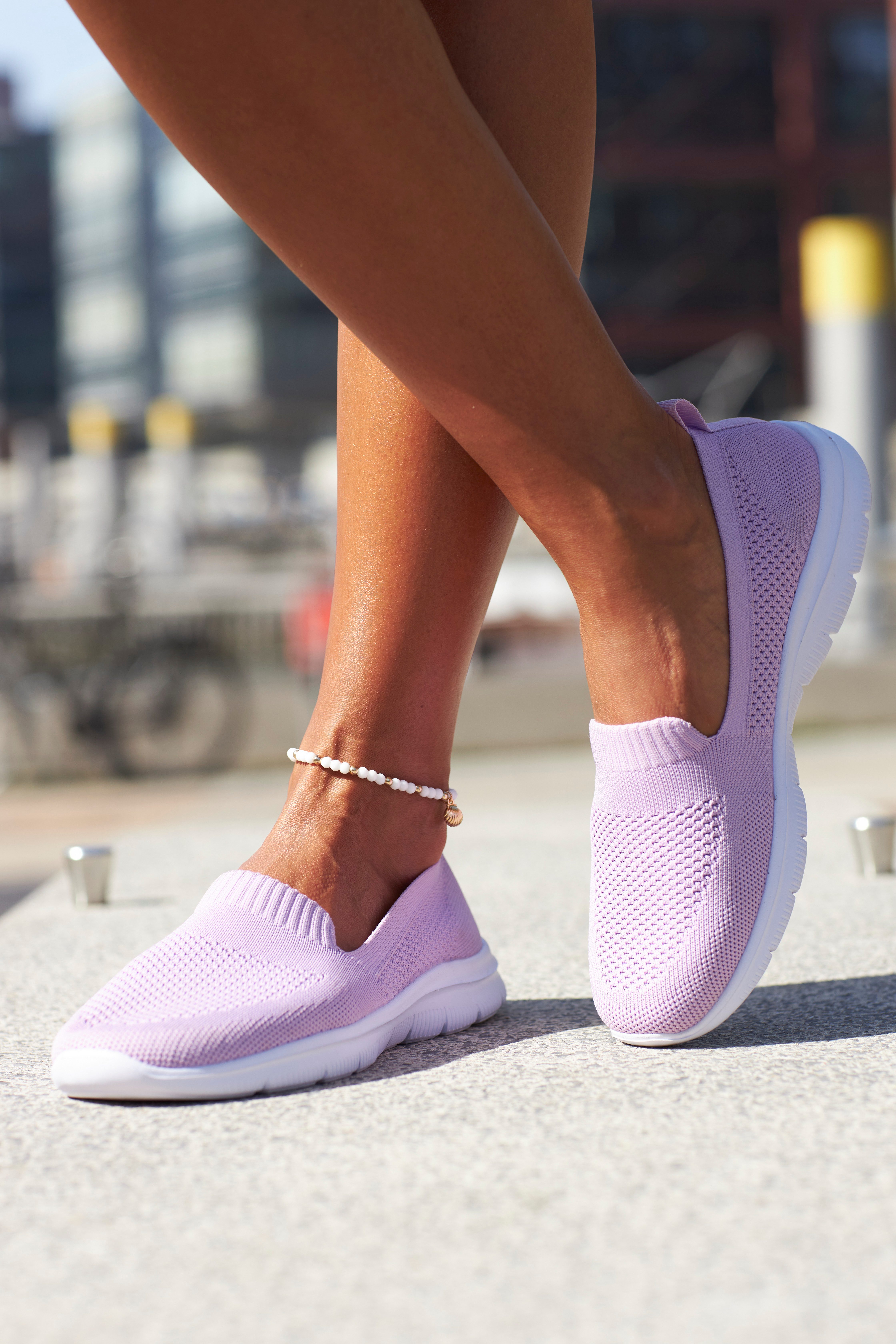 Lascana Instappers Slip-on sneaker, lage schoen, ultralichte sneaker, VEGAN