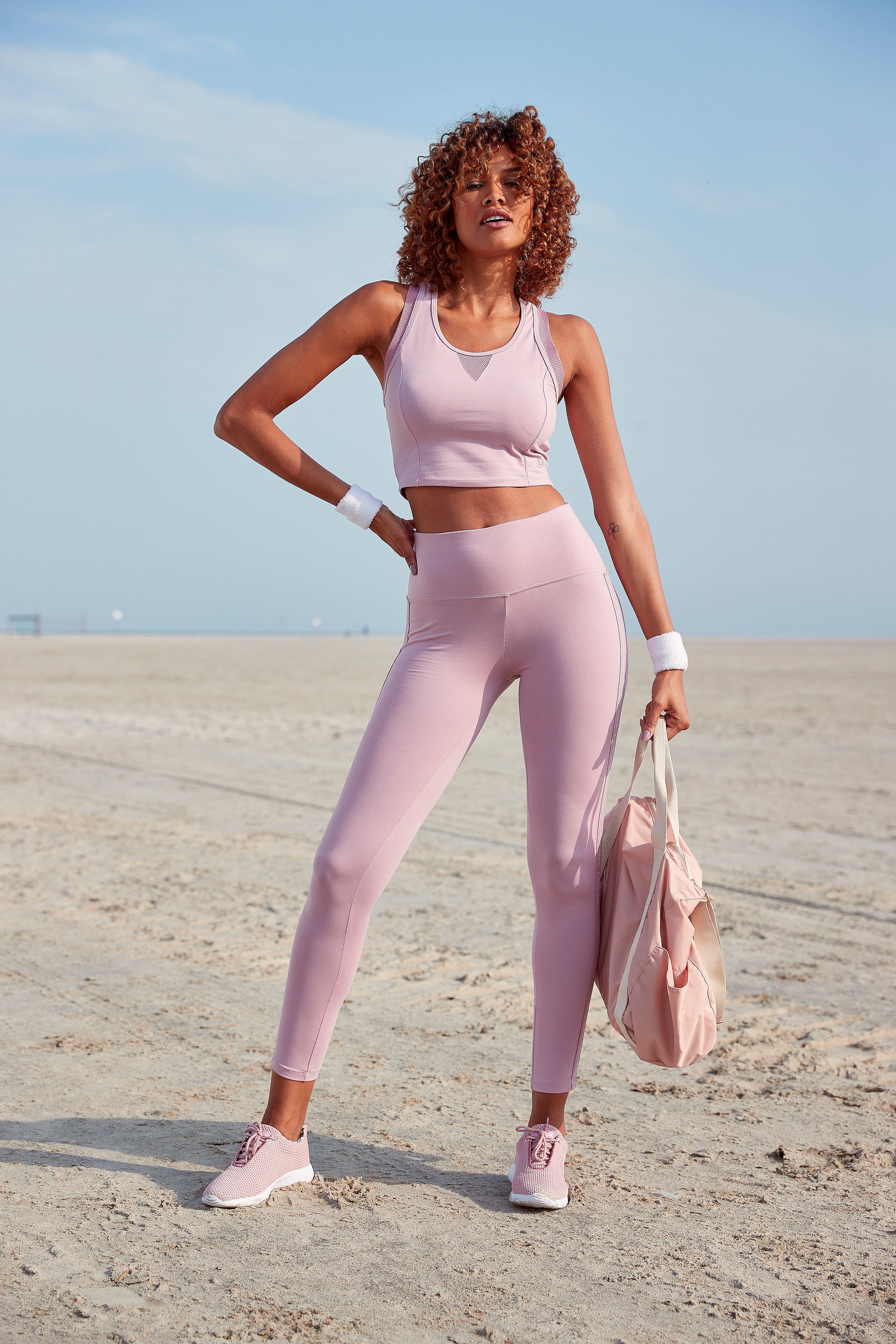 active by Lascana Functioneel shirt met racerback en meshinzetten