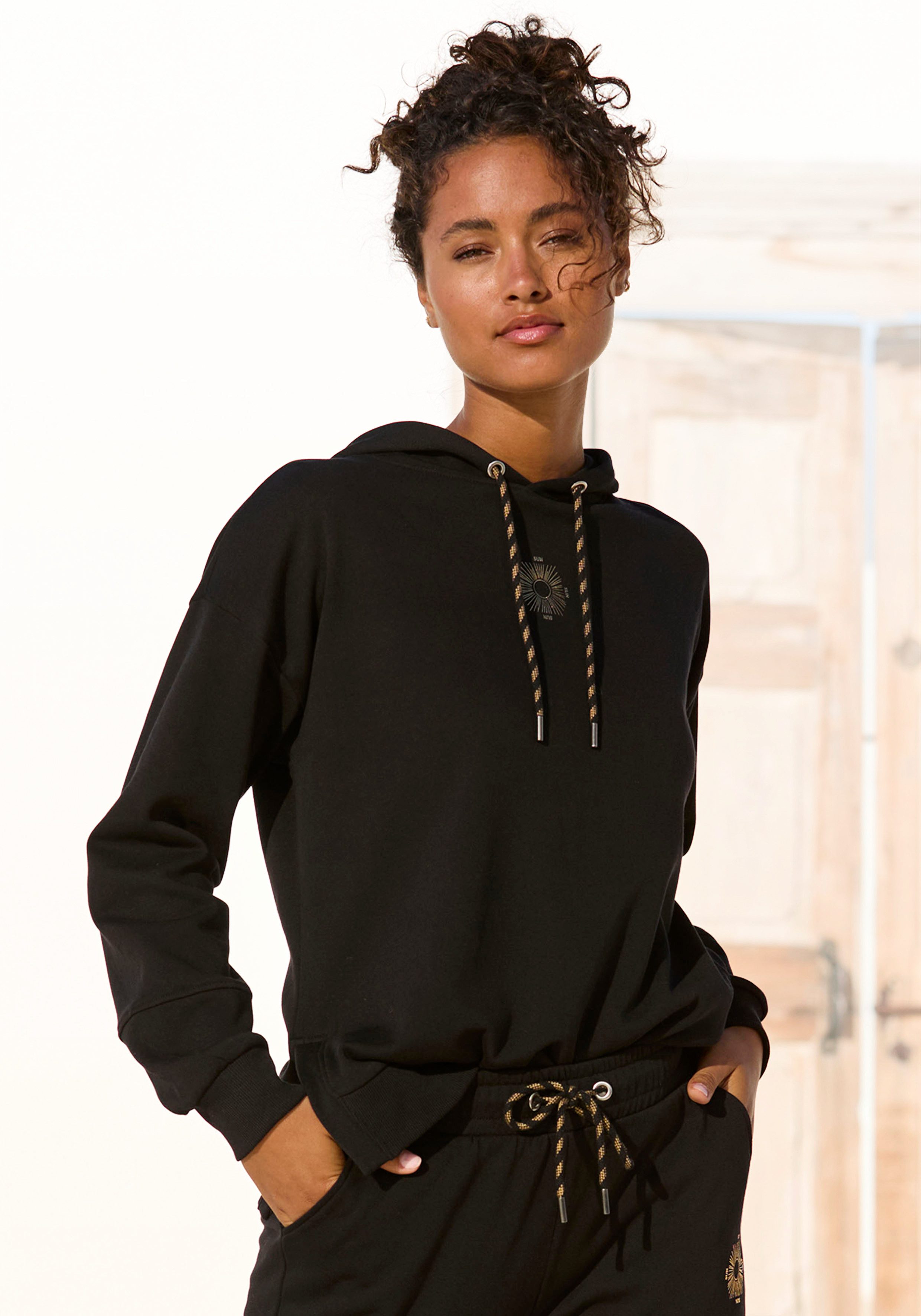 Buffalo Hoodie Capuchon sweatshirt met grote rugprint - met glanseffect, loungewear