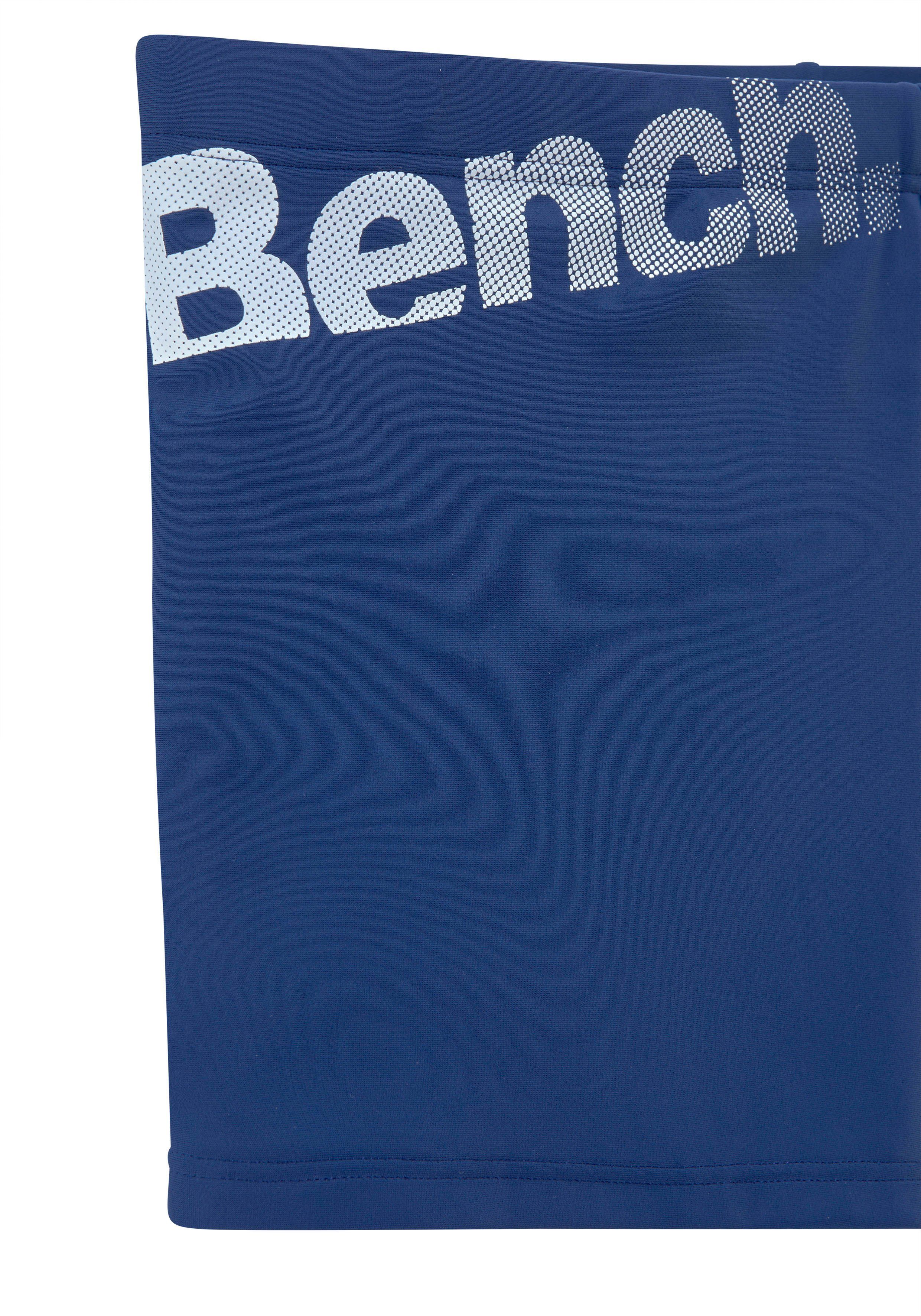 Bench. Zwemboxer met bench-opschrift