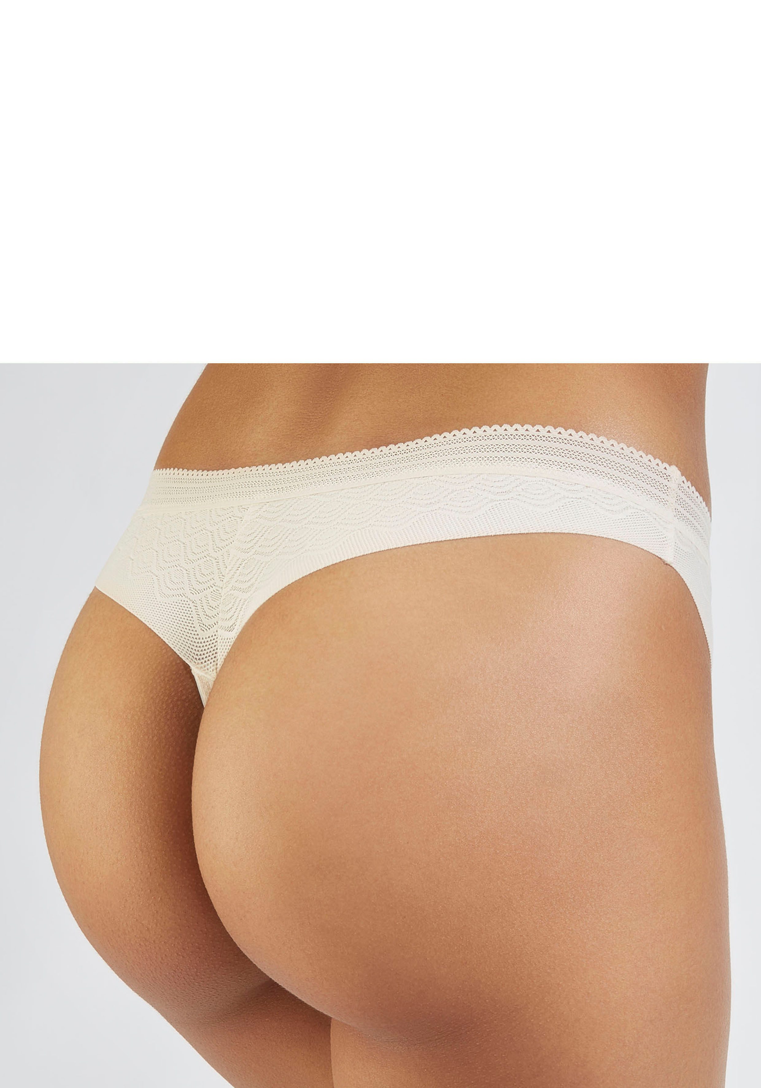 Lascana String van kant in moderne look met extra platte randen
