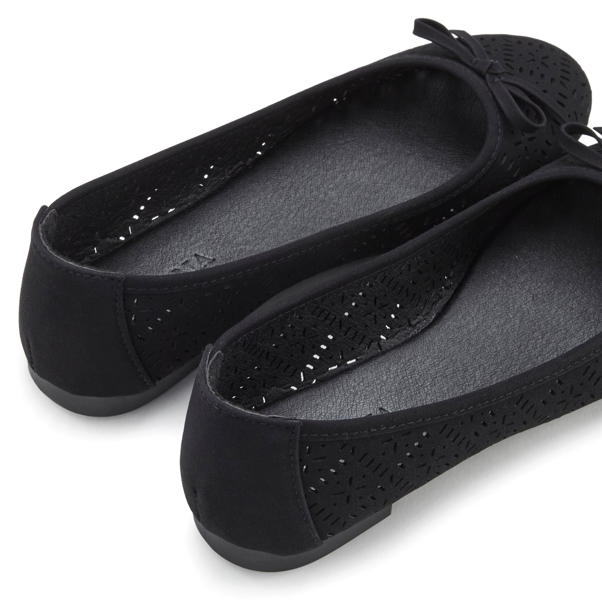 Lascana Ballerina's Vrijetijdsschoen, slipper, lage schoen met kleine cut-outs VEGAN