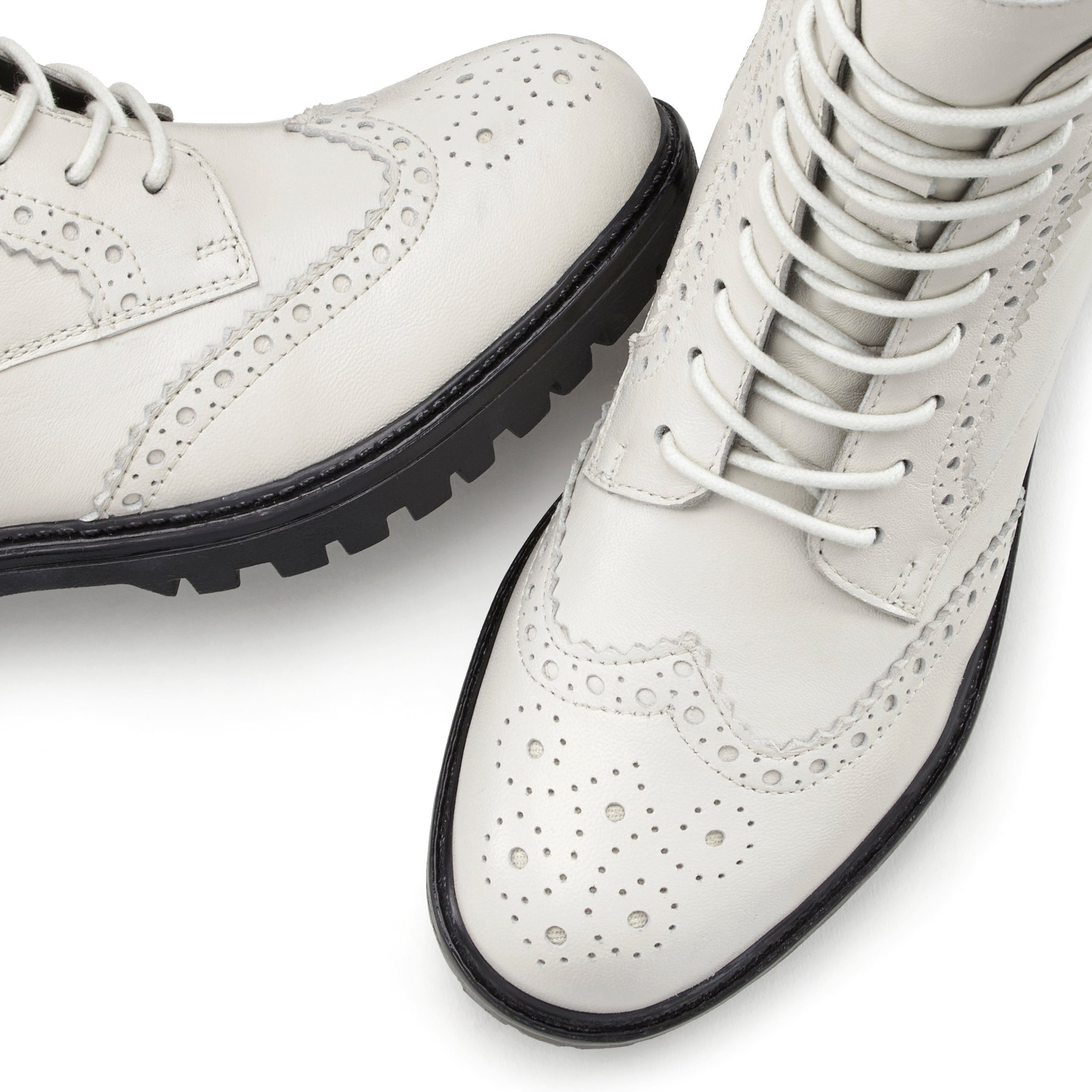Lascana Veterschoenen Veterschoen, enkellaarsjes, leer, veters en rits