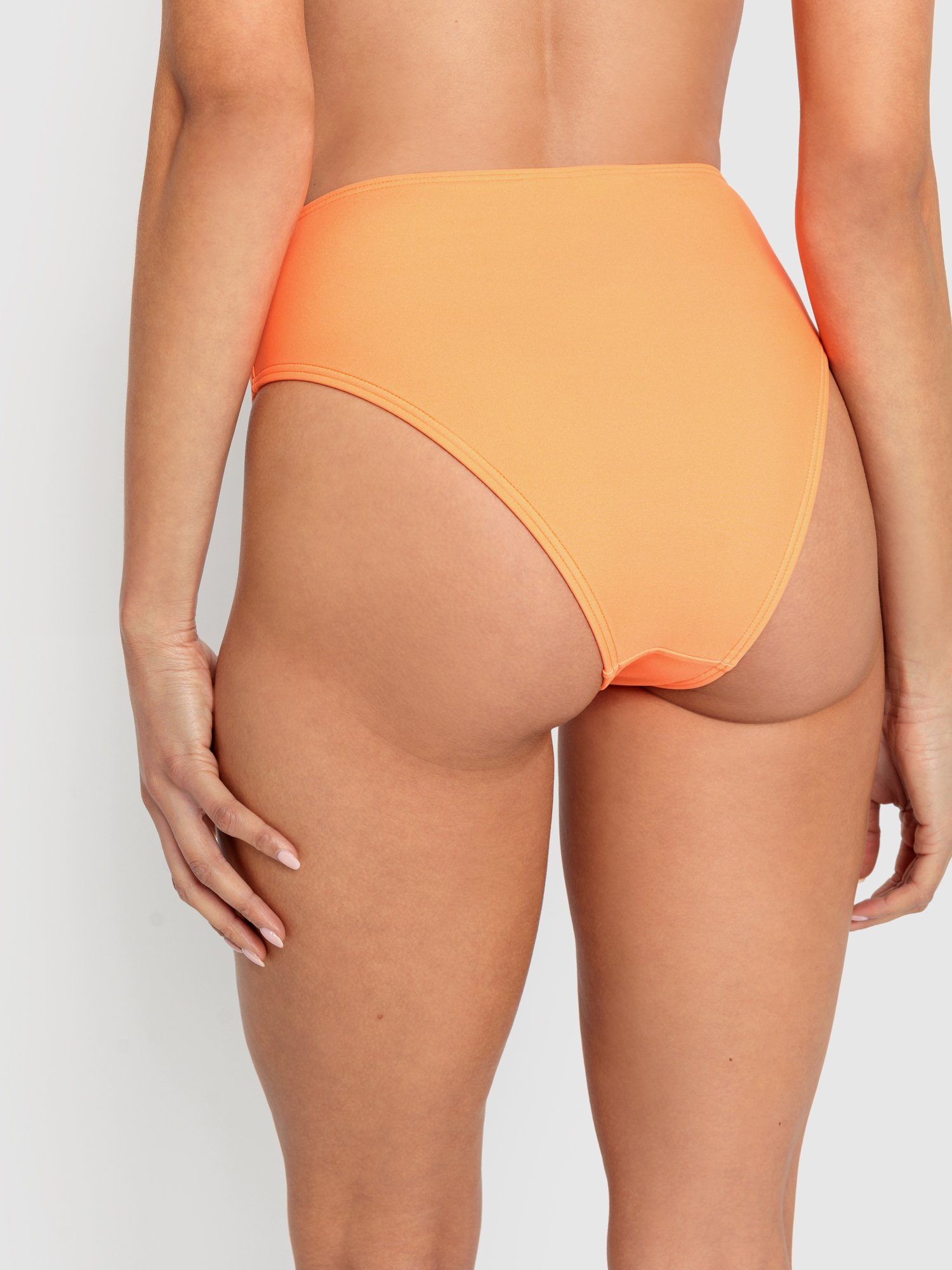 LSCN by LASCANA Bikinibroekje GINA met hoge beenlijn