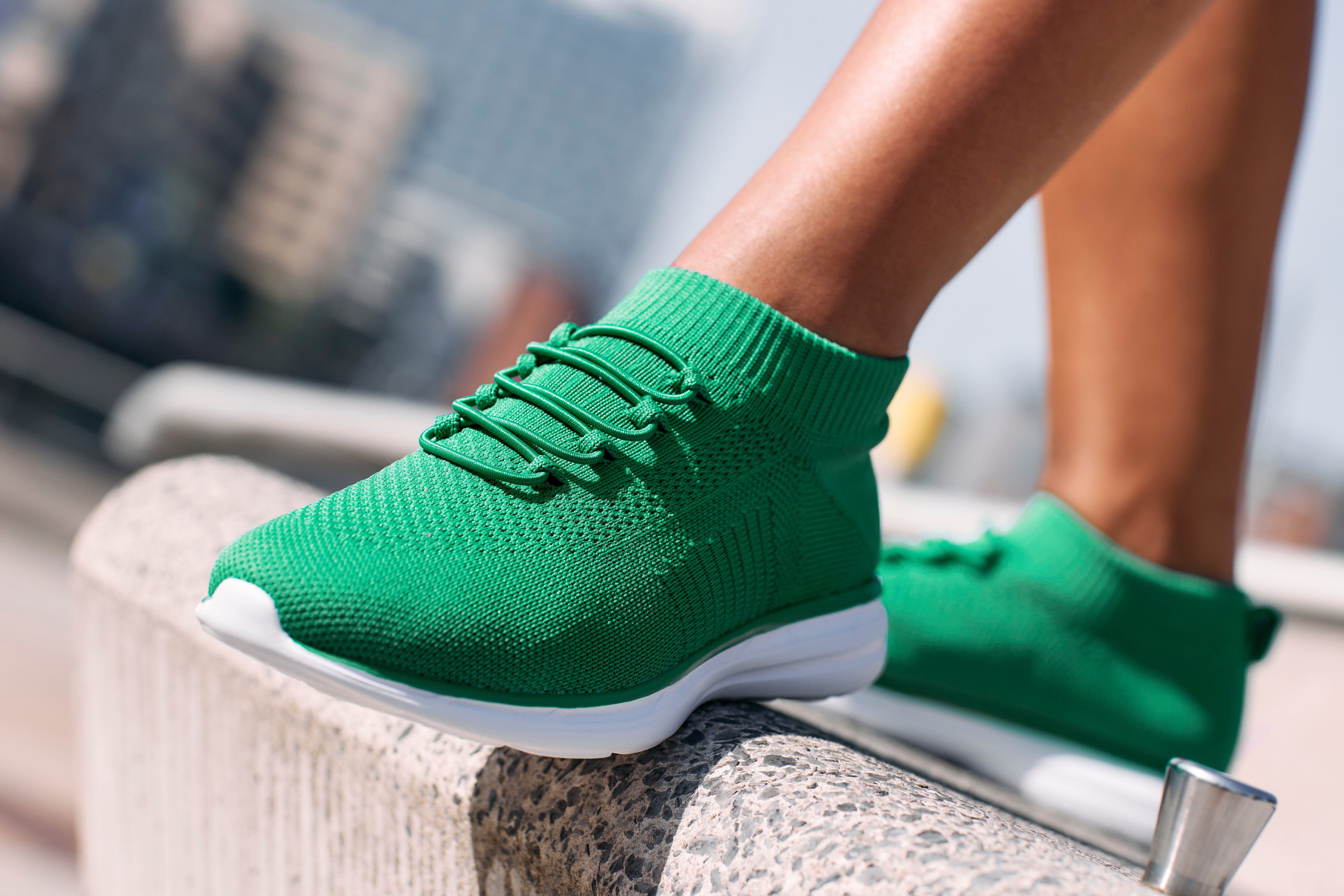 Lascana Sneakers Slipper, lage schoen, ultralicht en comfortabel om in te slippen VEGAN