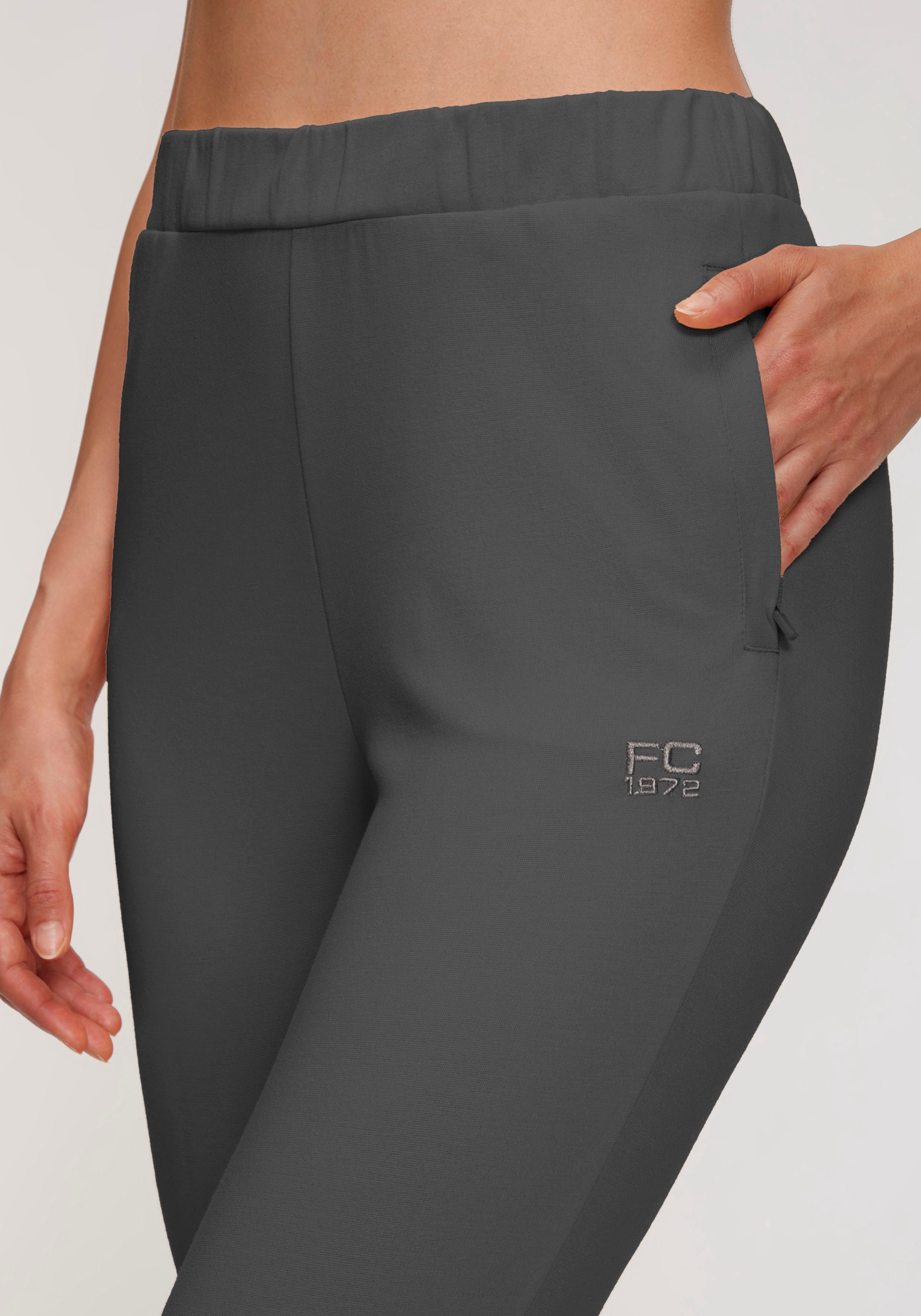 French Connection Loungebroek smalle sportieve vorm, soepel vallend