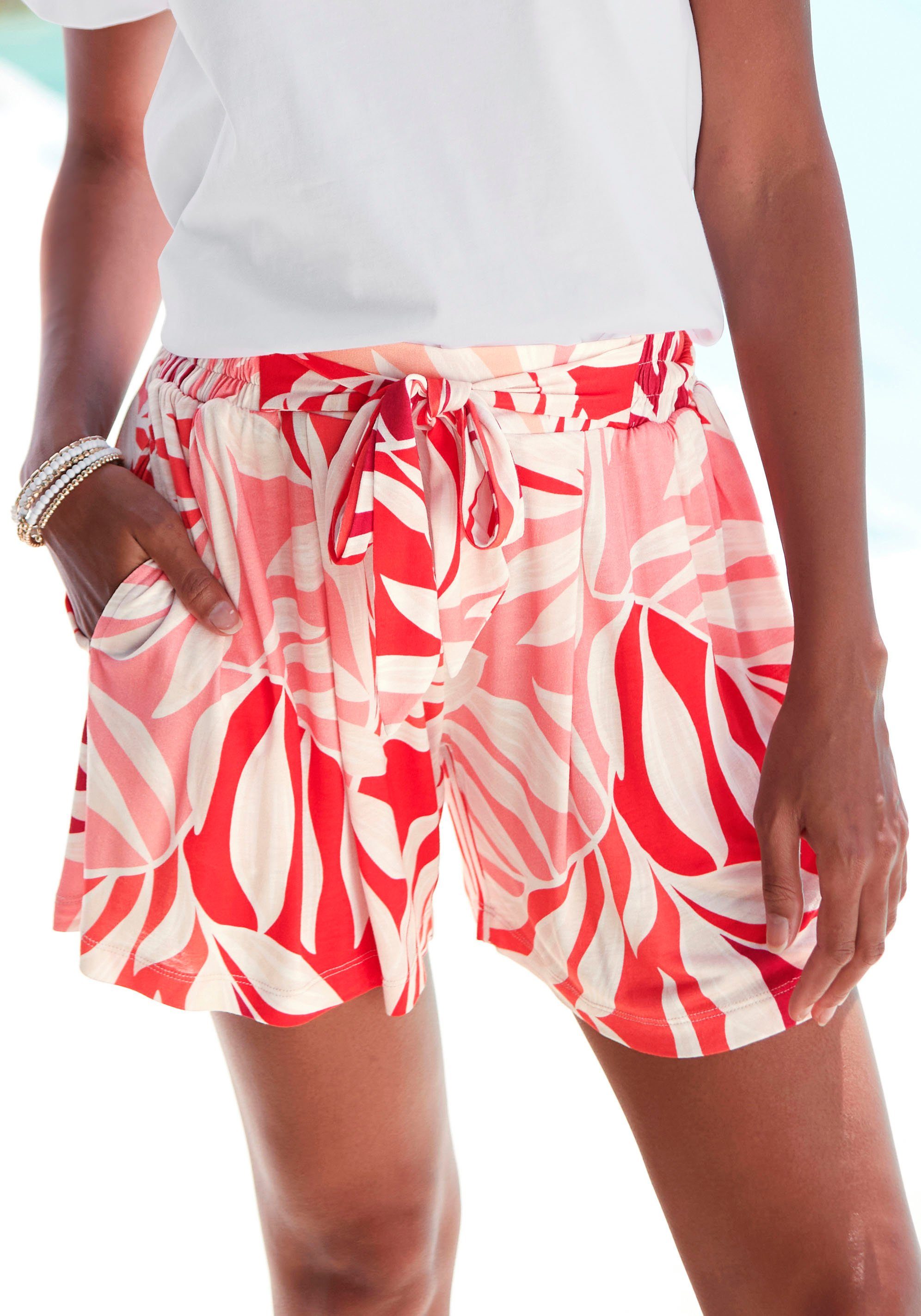 NU 20% KORTING: Lascana Strandshort (Met vastgezette bindceintuur)